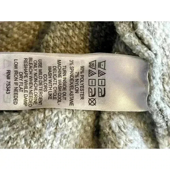 Christian Siriano Snowflake Mock Neck Sweater Women’s Size M Gray Holiday Party - Picture 5 of 7